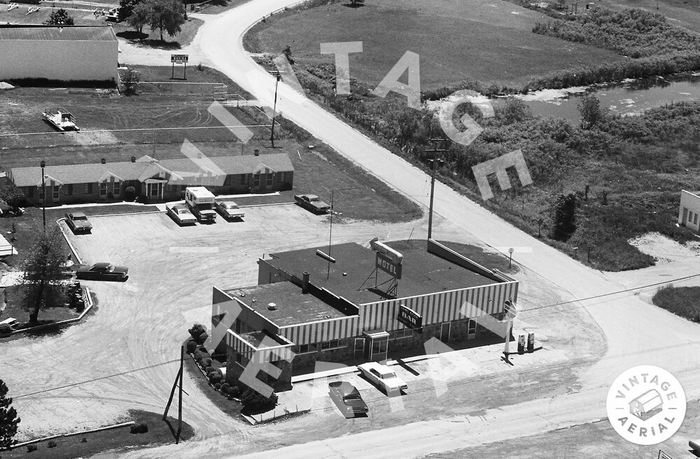 Lakeview Bar and Motel (Cancun) - 1969 Aerial